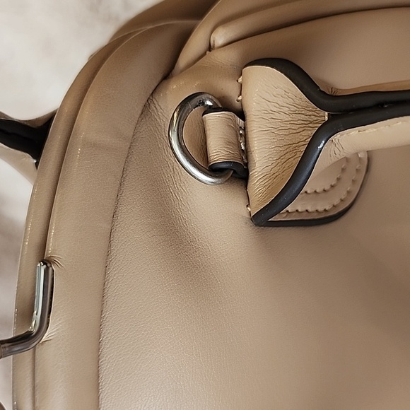 French Connection Taylor Smooth Kiss Lock Closure Doctor's Bag Cafe Au Latte - Picture 6 of 7